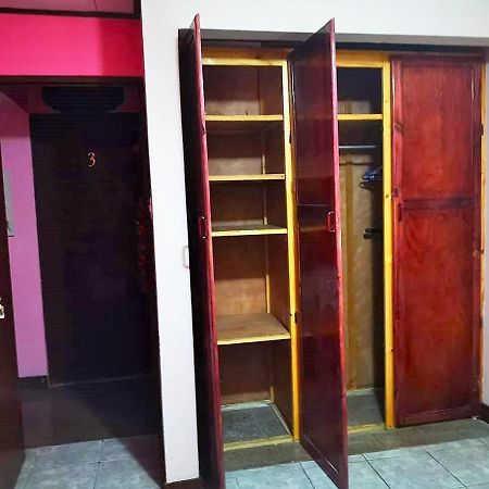 Airport Traveler'S Home Alajuela ภายนอก รูปภาพ
