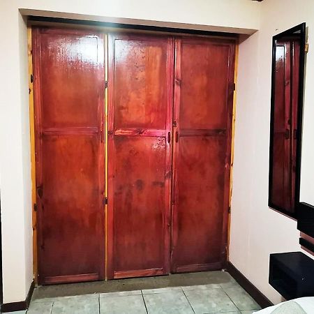 Airport Traveler'S Home Alajuela ภายนอก รูปภาพ
