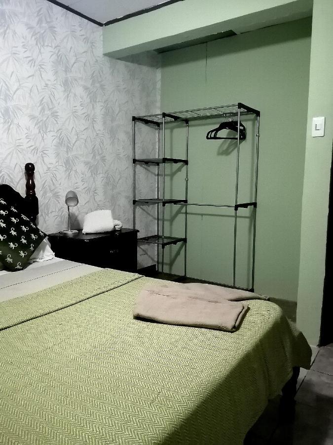 Airport Traveler'S Home Alajuela ภายนอก รูปภาพ