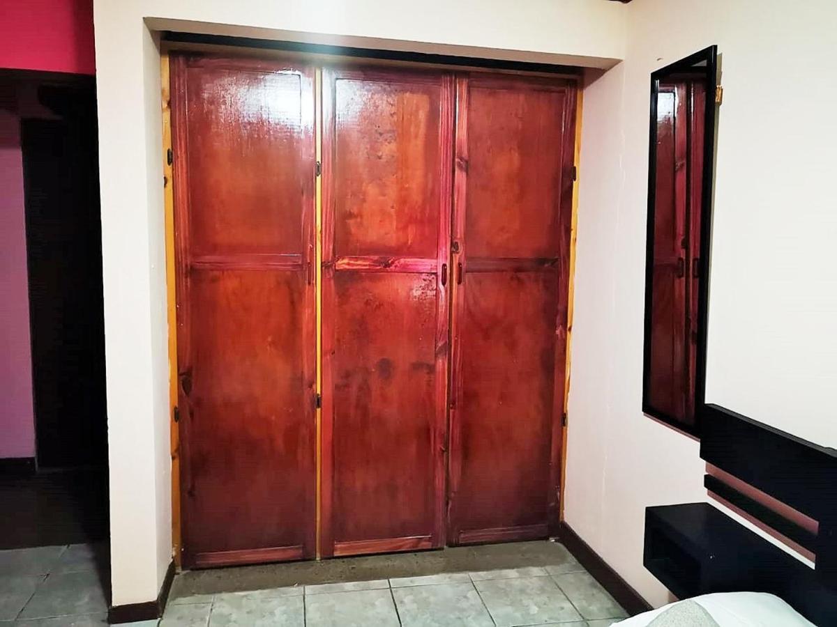 Airport Traveler'S Home Alajuela ภายนอก รูปภาพ