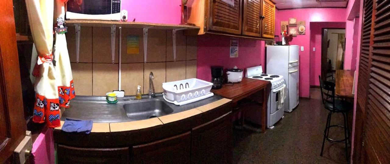 Airport Traveler'S Home Alajuela ภายนอก รูปภาพ