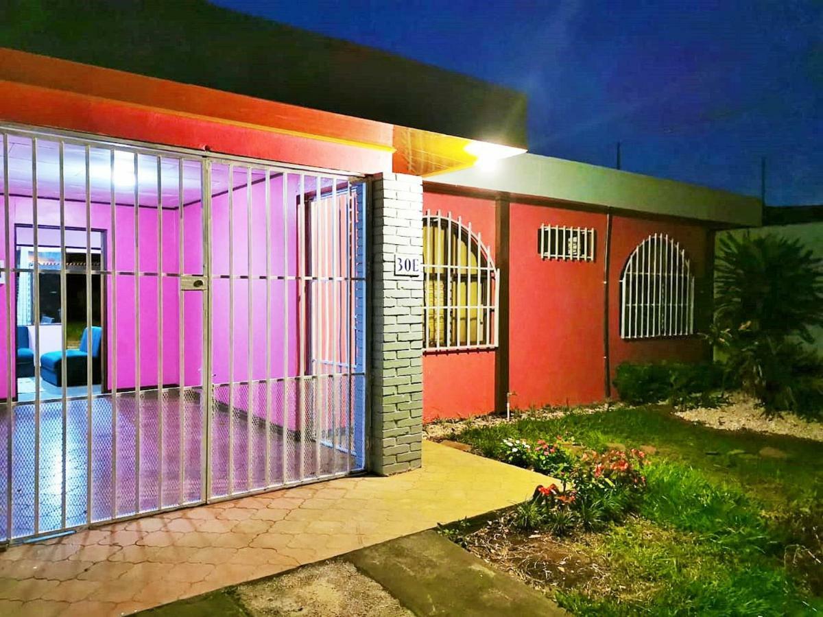 Airport Traveler'S Home Alajuela ภายนอก รูปภาพ