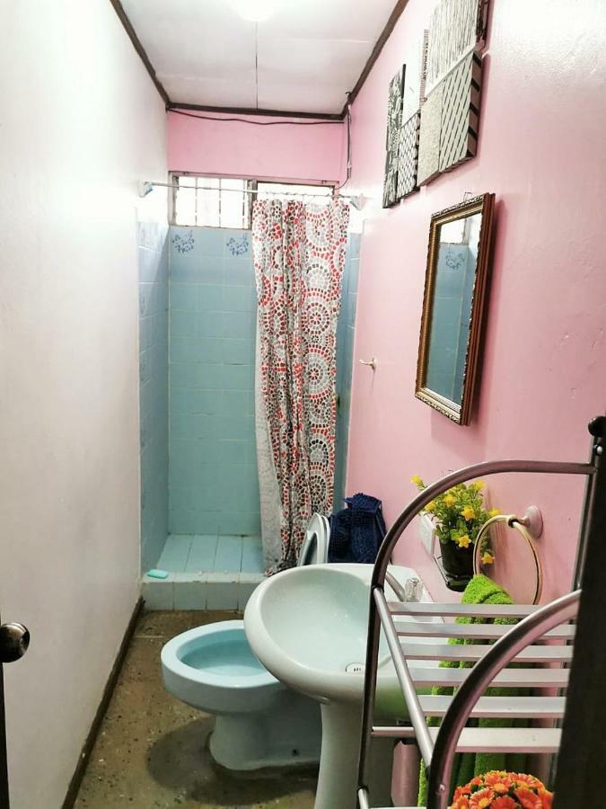 Airport Traveler'S Home Alajuela ภายนอก รูปภาพ
