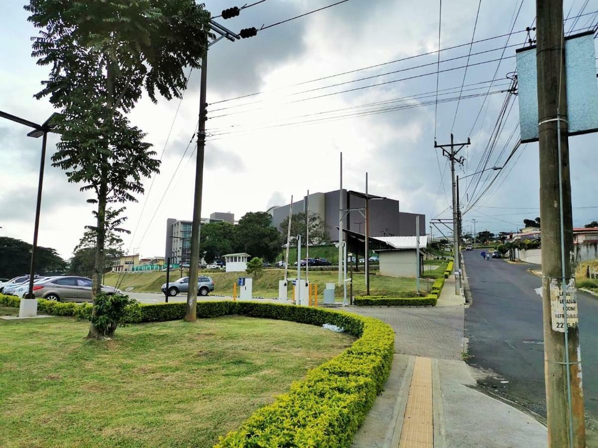 Airport Traveler'S Home Alajuela ภายนอก รูปภาพ